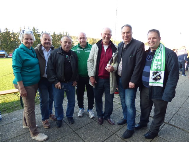  Gratulanten und Fans : Jutta POLZER, Gr. Anton Strombach, Franz BRUCKNER, Michael SCHRAMEK, Christian KNAPP, Bgm. Josef SCHMIDL-HABERLEITNER, Gr. Markus NABER