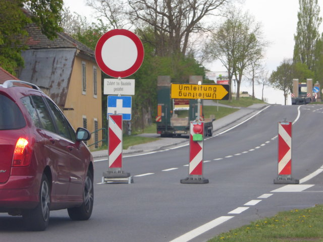 Der Verkehr auf der Neuner wird derzeit zwischen Wildungsmauer und Regelsbrunn über Scharndorf umgeleitet.