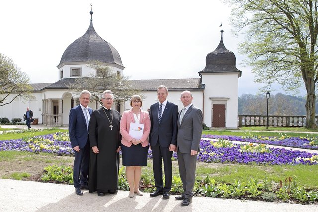 Bürgermeister Gerhard Obernberger, Abt Ambros Ebhart (Stift Kremsmünster), Karin Imlinger-Bauer (GF Landesgartenschau Kremsmünster), Landeshauptmann Thomas Stelzer, Landesrat Max Hiegelsberger (v.li.)