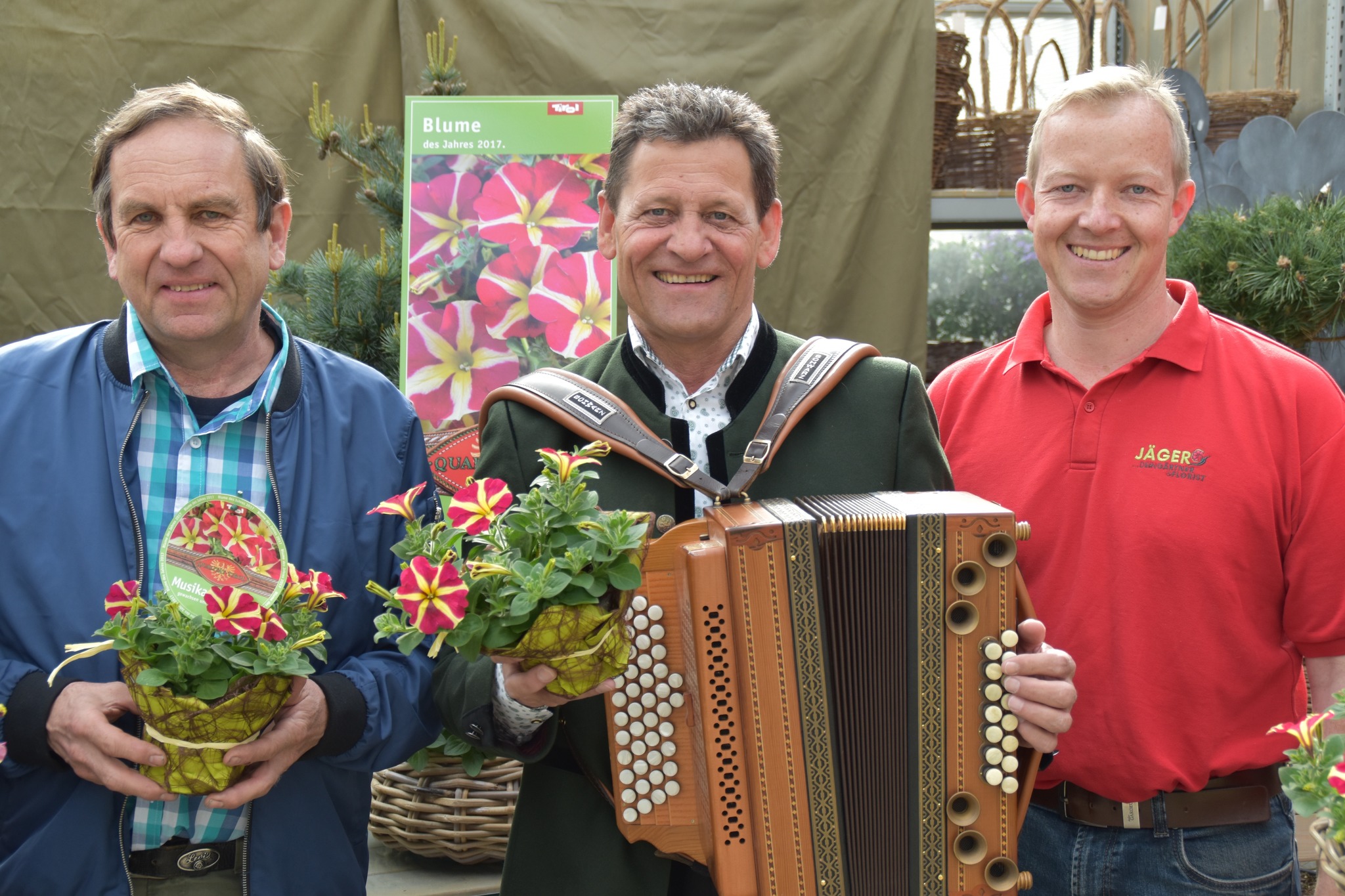 Blume des Jahres im Zeichen der Musikanten Tirol