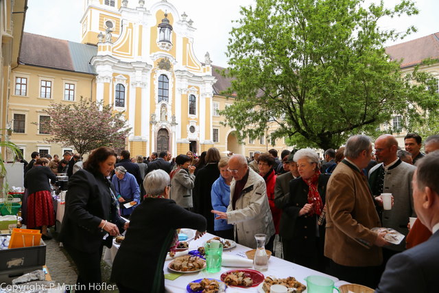 Beim Schlüsselfest trifft sich das ganze Dekanat Rein im Stiftshof. | Foto: Höfler