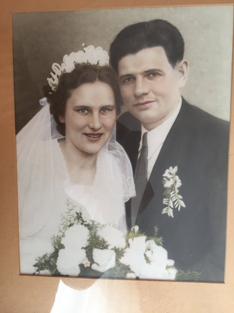 Charlotte und Johann Weiss heirateten am 9.2. 19