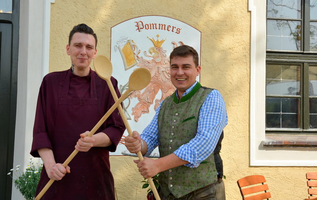 Günther Pommer (rechts) und Küchenchef Georg Seidl sorgen für frischen Wind in der Schlosstaverne.