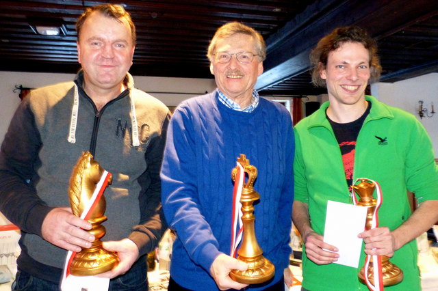 Die Sieger 2015 (von links): Zivko Danojevic (USK Uttendorf, 3.), Sieger GM Hans Joachim Hecht (BRD) und der zweitplatzierte Sebastian Klinger (BRD)