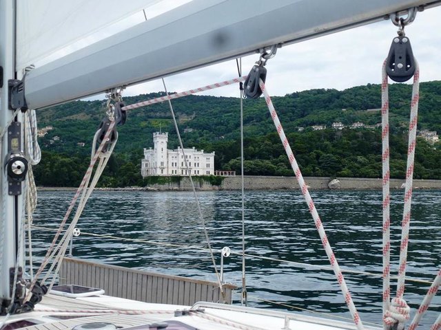 Namensgeber für den Preis: das Schloss Miramar an der oberen Adria | Foto: YCBS