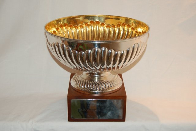 Der glanzvolle Pokal zum MIRAMARPREIS | Foto: YCBS