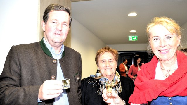 BH Klaus Brandner kam mit Schwiegermutter Herta Dullnig und Gattin Eva-Maria