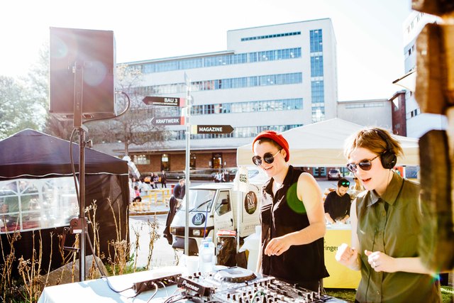Hippes Design und leckeres Streetfood locken zahlreiche Besucher zum Fesch’markt. | Foto: Feschmarkt