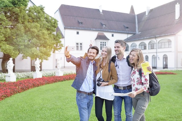 Insgesamt 33 verschiedene Führungen werden in diesem Jahr besucht werden. Das obligatorische Selfie darf dabei natürlich nicht fehlen.