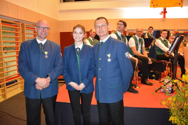 Ralph Mair, Nathalie Hintermeier und Johannes Rumel zeigen zufriedene Gesichter. | Foto: Privat