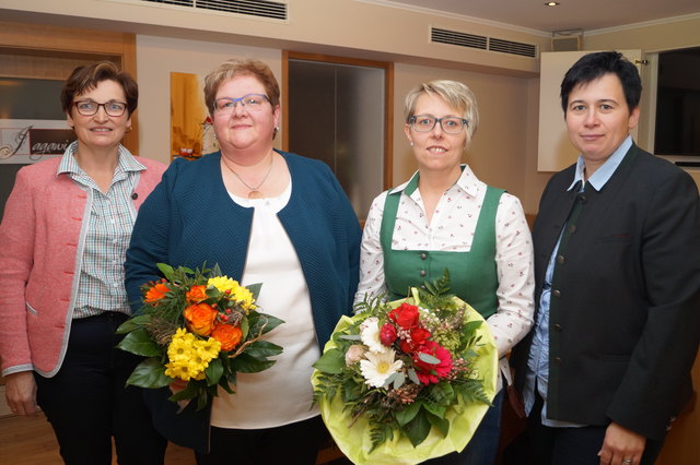 Bezirksbäuerin Gerlinde Mallinger, Beate Kalteis, Daniela Stockinger, Ortsbäuerin-Stellvertreterin Regina Haslehner | Foto: Alois Ferihumer