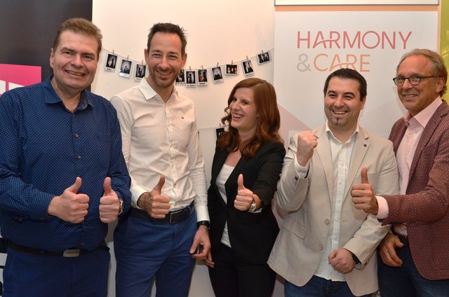 Investoren überzeugt: Herwig Neumann (Gründer Harmony & Care), Stefan Schwarzenbacher (KWF), Anja Silberbauer (Geschäftsführerin Harmony & Care), Nikola Dobric (Gründer Harmony & Care) und Heinz Köstenbauer (Geschäftsführer Köstenbauer Steuerberatung) | Foto: KK/Stefan Hafner