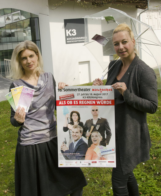 Michaela Reith und Birgit Ducke präsentierten das Plakat. | Foto: privat