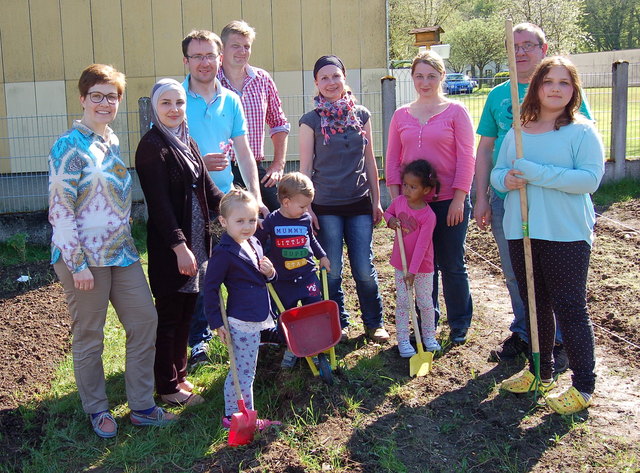 Besser kennenlernen im Nachbarschaftsgarten. | Foto: Stadt