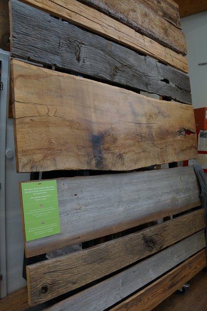 Verschiedene Holzmodelle