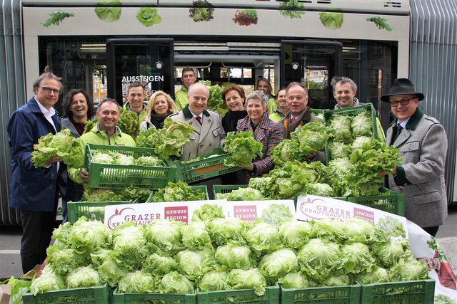Ein Hoch auf den Grazer Krauthäuptel: Christoph Holzer, Johann Seitinger, Maria Pein, Barbara Muhr, Peter Piffl-Percevic und Fritz Rauer