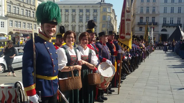 Die Bürgergarde auf dem Linzer Hauptplatz. | Foto: Foto: privat