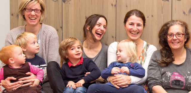 In der Eltern-Kind-Gruppe Elsbethen gibt es immer etwas zu lachen. | Foto: Katholisches Bildungswerk Salzburg
