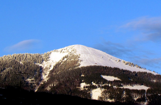 Bedeckt mit frischem Schnee. Aufgenommen am 21. April von Bad Vigaun aus