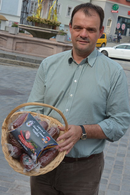 Mit seiner gebratenen Tafelspitzwurst  "Die Auferstehung", die mit ihren perfekten Maßen 15x06cm an das Gründungsjahr der Schweizer Garde erinnert konnte sich Michael Schmidtkunz an die Spitze setzen. | Foto: Concept Consulting