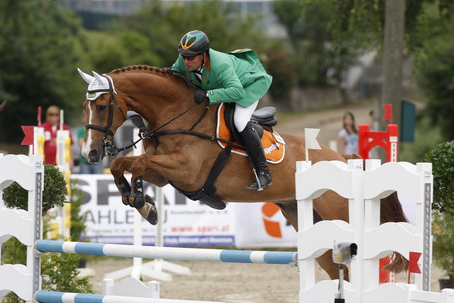 Ist seit 25 Jahren beim Heimturnier am Start: Springreit-Profi Dieter Köfler ist das Aushängeschild des RV Ranftlhof | Foto: KK/Alpenspan