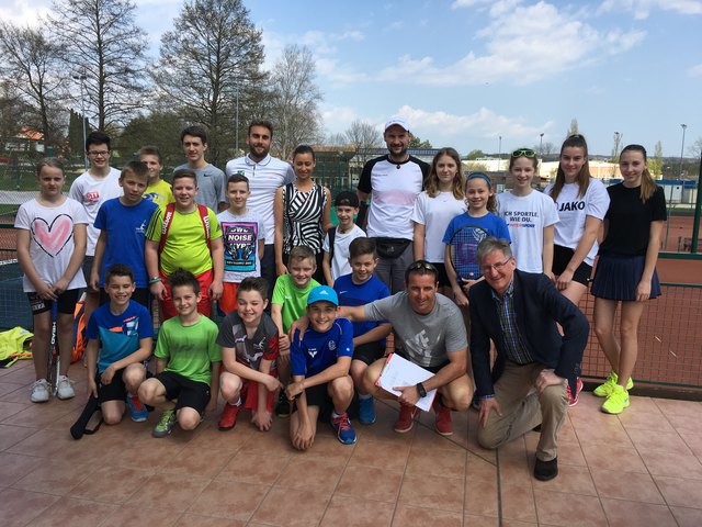 Mit einem gut besuchten Ostercamp startete der TSV Hartberg Tennis in die neue Saison. | Foto: KK