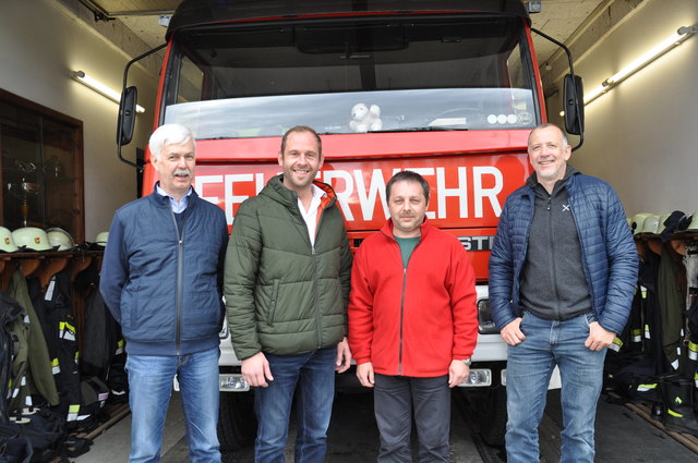 Kassier der FF St. Martin Hermann Maier, StR Herwig Tiffner, FF Kommandant Horst Dionisio und StR Herwig Röttl (v.li) | Foto: Friessnegg