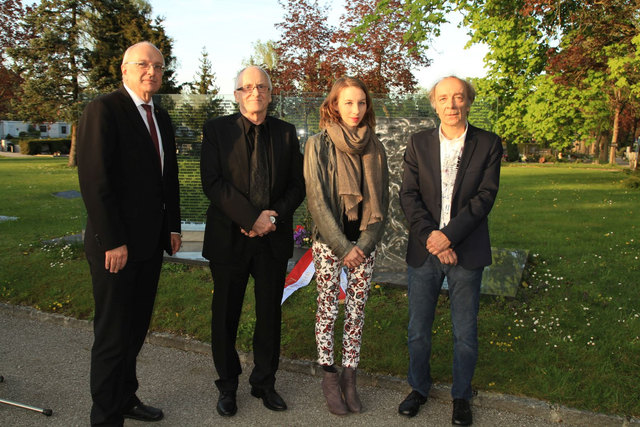 Von links: Michael Bünker, Werner Retzl, Laurien Scheinecker und Hannes Müller. | Foto: Antifa Wels