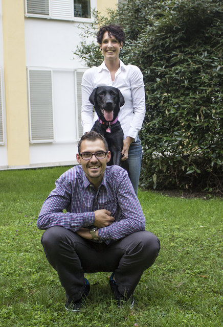 Anja und Michael Geretschläger mit Hündin ‚Nala'. | Foto: Feragen