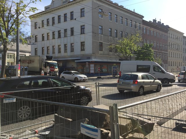 Tägliche Staus gehören derzeit im Grätzel dazu.