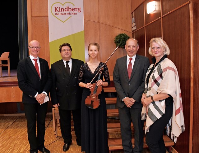 Klaus Steinberger, Johannes Wildner, Sarah Pillhofer, Dieter Röschel und Sabine Kaltenbrunner. | Foto: Stadt Kindberg