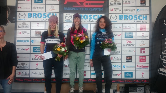 Beim Bike Marathon in Kempten rauschte Verena Krenslehner als erste ins Ziel. | Foto: privat