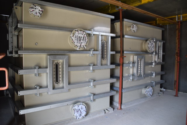 Natürlich wird auch die Wassertechnik deutlich modernisiert: "Die Filter sind so groß, dass wir sie schon vor dem Decke-betonieren  reinheben mussten", erklärt Gerhard Winter.