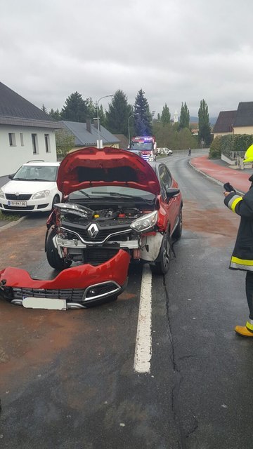 Die Stadtfeuerwehr Mattersburg und die Einsatzkräfte der FF Walbersdorf waren bei der Fahrzeugbergung  im Einsatz. | Foto: Stadtfeuerwehr Mattersburg