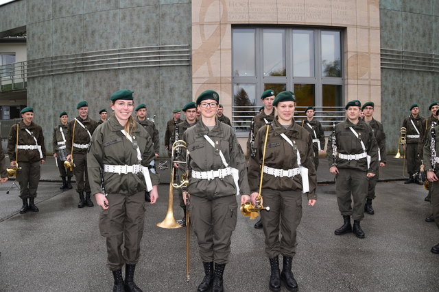 Drei von 47 Mitglieder in der Salzburger Militärmusik sind weiblich.