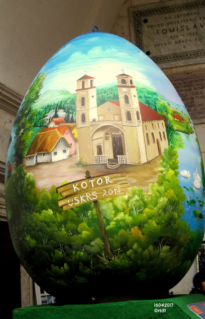 Es ist zwar Ostern vorbei aber ich denke das ist es wert anzusehen. LG Renate
