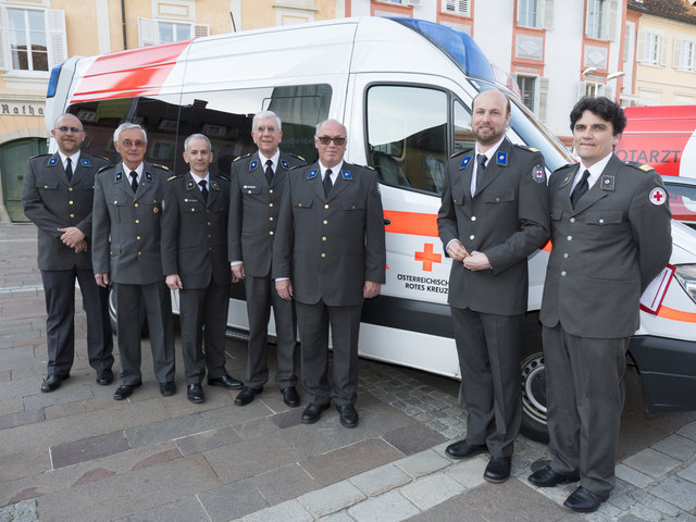 Die Bezirksstellenleitung mit Präsident Werner Weinhofer (4.v.l.) und Bezirksstellenleiter Gerhard Götschl (5.v.l.).
