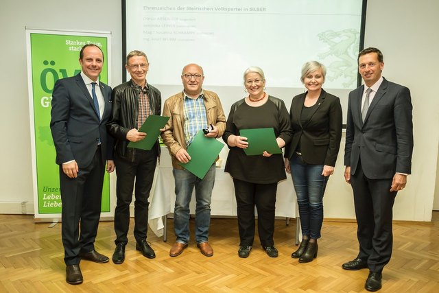 Auch Ehrungen in Silber gab es für verdiente Parteimitglieder. | Foto: Inbild - Anna-C. Pailer