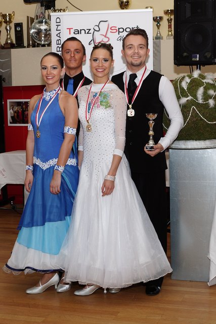 v.l. Landesbeste Standard D-Klasse Evelyn Hainzl und Martin Rohal, Landesbeste Standard C-Klasse Katrin Hinterholzer und Michael Geißler