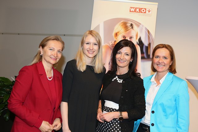 WKÖ-Vizepräsidentin Ulrike Rabmer-Koller, Landesrätin Christine Haberlander, FidW-Landesvorsitzende Margit Angerlehner und WKOÖ-Vizepräsidentin Angelika Sery-Froschauer.