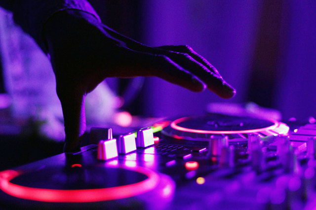 Musikalische Rhythmen sind bei der DJ-Line zu hören (Foto: KK)