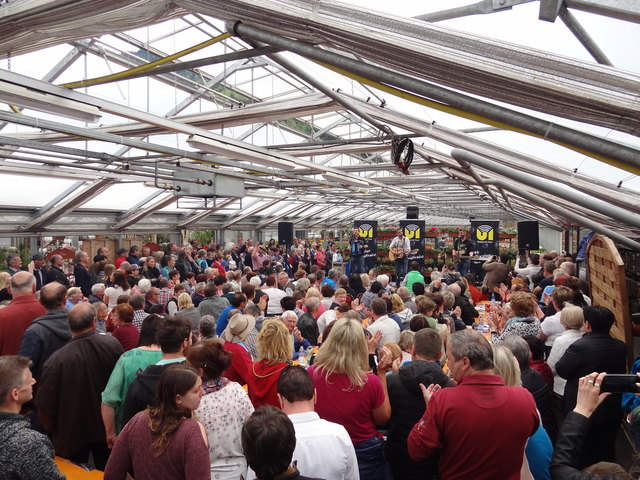 Radio U1 berichtete live vom Frühschoppen aus der Blumenwelt Norz Tichoff. | Foto: Foto: Norz