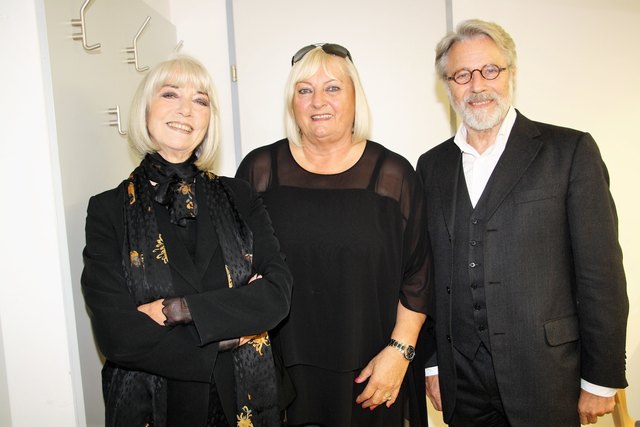 Bibliothekarin Doris Weihs begrüßte in Fernitz-Mellach Erika Pluhar zum dritten Mal, bei Adi Hirschal war es eine Premiere.