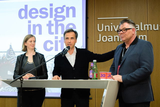Beste Stimmung: Barbara Eibinger-Miedl, Siegfried Nagl (M.) und Eberhard Schrempf hatten Spaß bei der Designmonat-Eröffnung. | Foto: Jorj Konstantinov