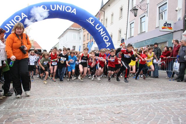 Auch die Jugend ist beim Sonnenlauf schon ein fixer Bestandteil. Für Kids und Jugendliche gibt es in zahlreichen Bewerben verschiedene Laufmöglichkeiten