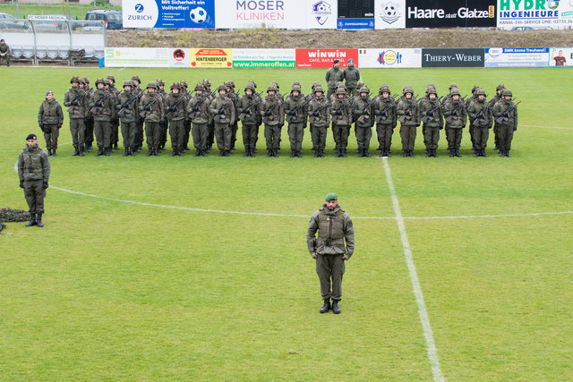 Ein Teil der anzugelobenden Rekruten