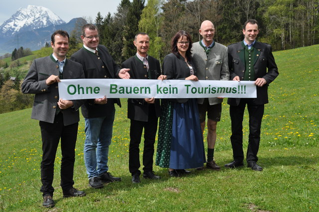 Kammerobmann-Stv. Johannes Zeiler, UAB-Obmann Gerald Muhrer, Kammersekretär Herwig Stocker, Bezirksbäuerin Viktoria Brandner, Schladmings Bgm. Jürgen Winter, Kammerobmann Peter Kettner (v. l.).