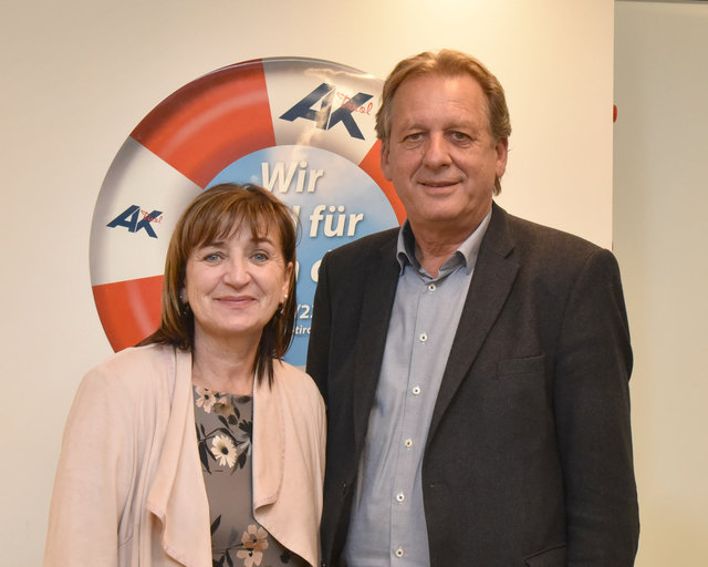 Bildungslandesrätin Beate Palfrader und Arbeiterkammer-Präsident Erwin Zangerl. | Foto: AK Tirol