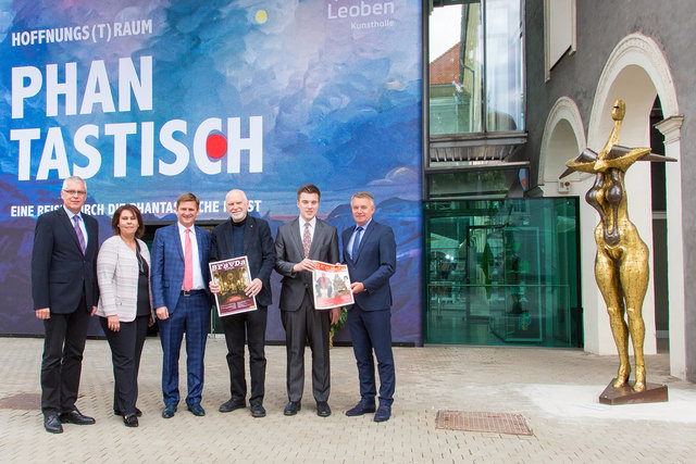 Stadtamtsdirektor Wolfgang Domian, die Leiterin der Kunsthalle Leoben Susanne Leitner-Böchzelt, Bürgermeister Kurt Wallner, der Gestalter der Ausstellung Gotthard Fellerer,  Kulturstadtrat Johannes, Kulturmanager Gerhard Samberger (v.l.) | Foto: Freisinger