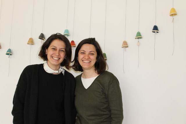 Begüm Sahin und Özlem Önen arbeiten in ihrer Freitzeit gerne mit Ton und sind fixer Bestandteil des "commonroom".